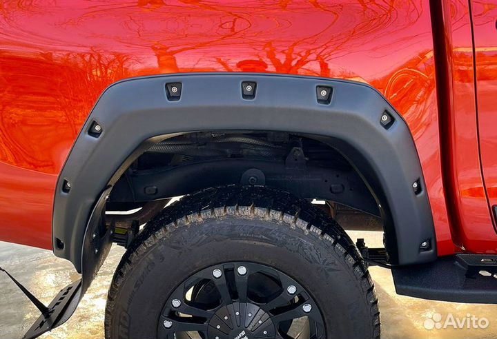 Расширители колесных арок Toyota Hilux 8