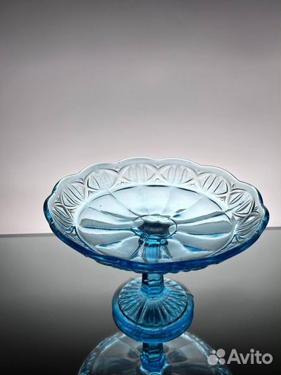 Ваза фруктовница голубое стекло на ножке СССР