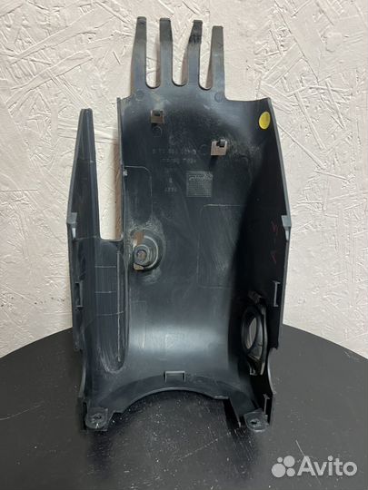 Кожух рулевой колонки Skoda Octavia A5