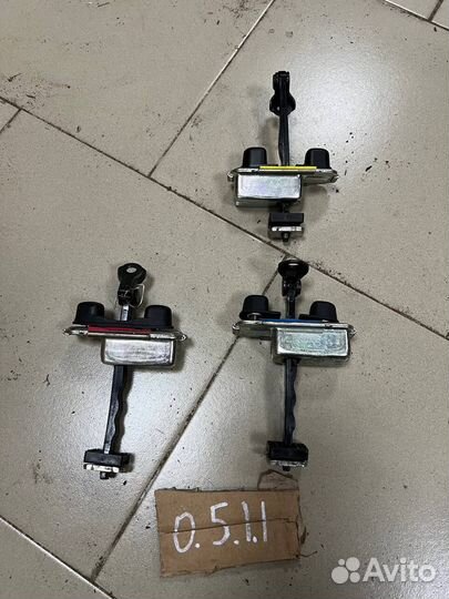 Ограничитель двери Kia stinger