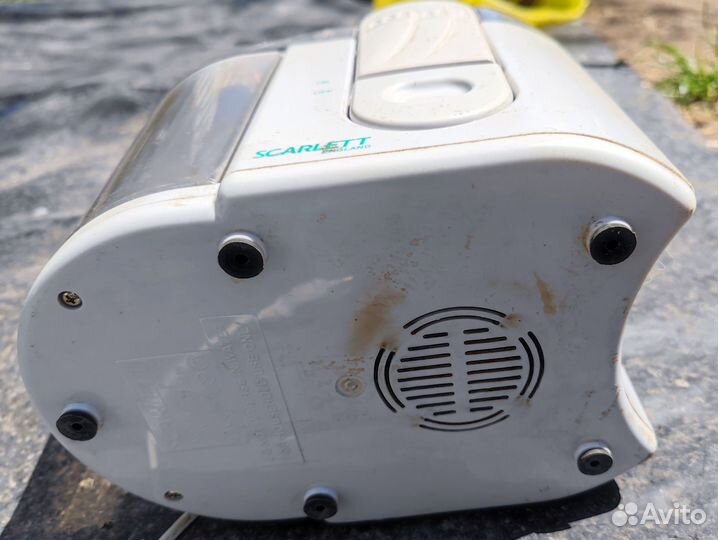 Соковыжималка Scarlett England SC-012 300W Рабочая