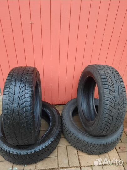 Hankook Winter I'Cept IZ2 215/60 R17