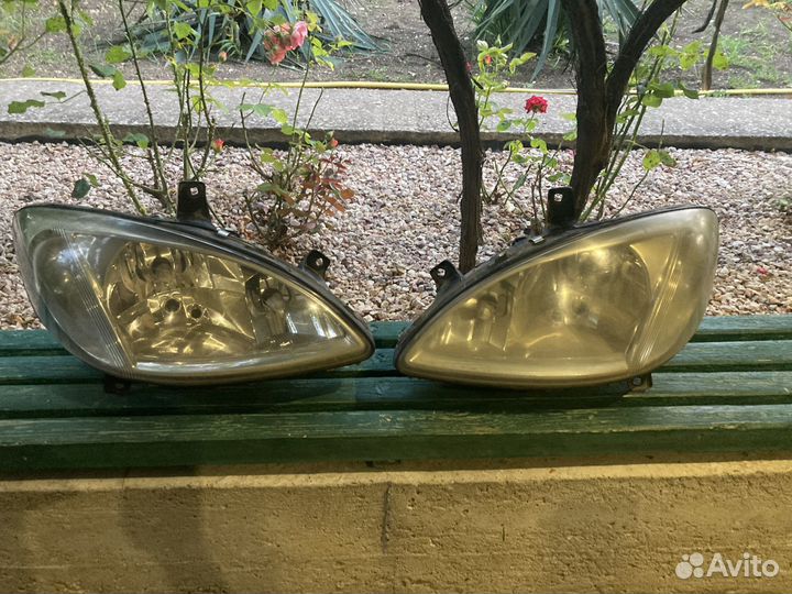 Две фары Mercedes Vito 369