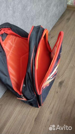 Рюкзак школьный