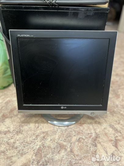 Монитор LG flatron L1720P