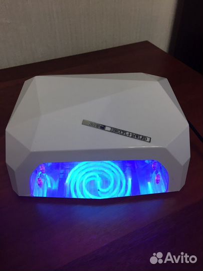 Лампа для сушки ногтей