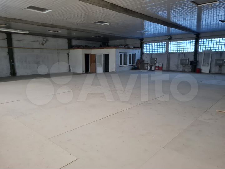 Производство, 2400 м²