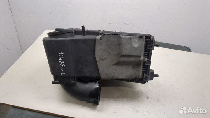 Корпус воздушного фильтра Volkswagen Touareg, 2004