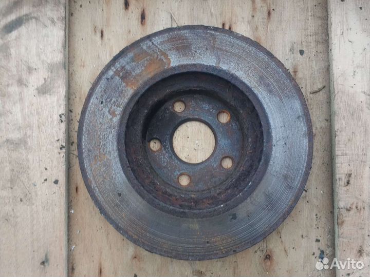 Тормозной диск Тойота матрикс 04г 2вд