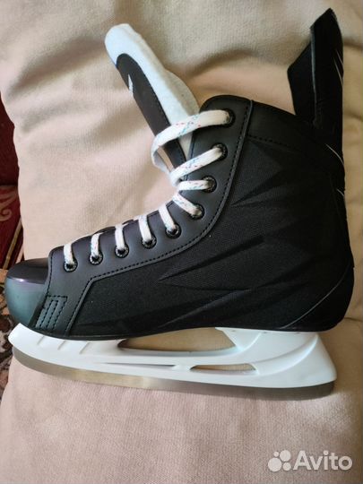 Коньки хоккейные
