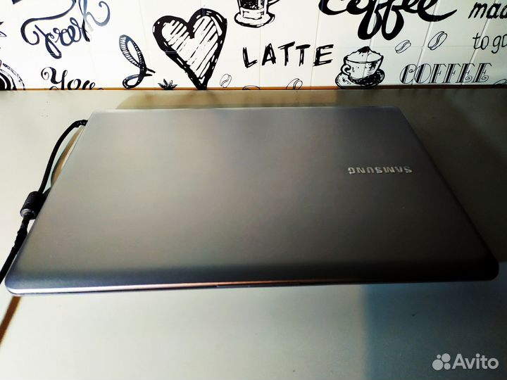 Samsung NP530U4C-i3-2 Gen \ 4 Озу \ 1 Gb видео