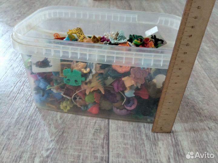 Игрушки из киндера контейнер