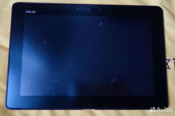Планшет Asus TF300T с док станцией и чехлом