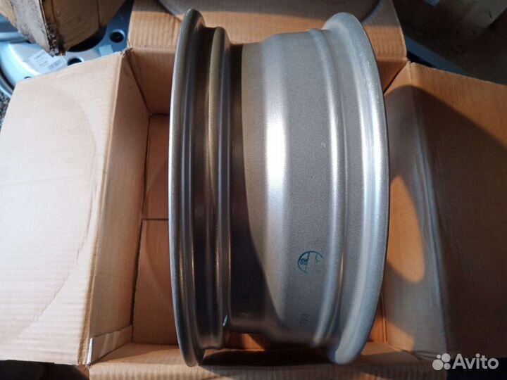 Диск колеса литой R16 VW Passat 3BG