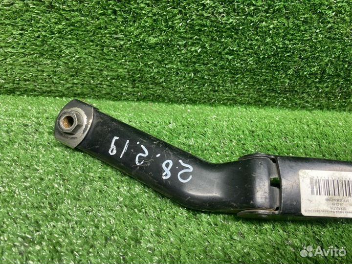 Поводок дворника левый Mercedes-Benz E W210