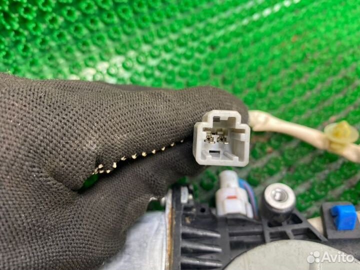 Стеклоподъемник передний левый Honda Civic EU1