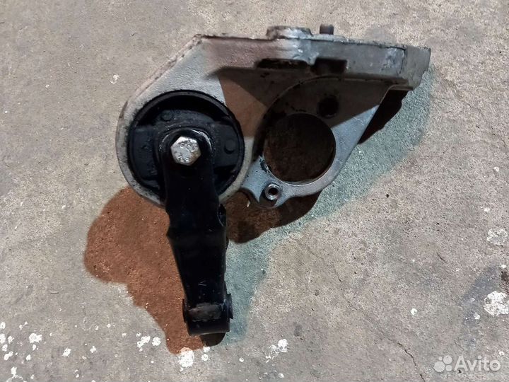 Кронштейн крепления правого привода Citroen Berlin