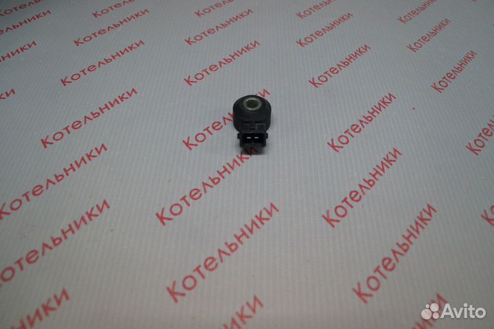 Nissan 22060-AU010 Датчик детонации