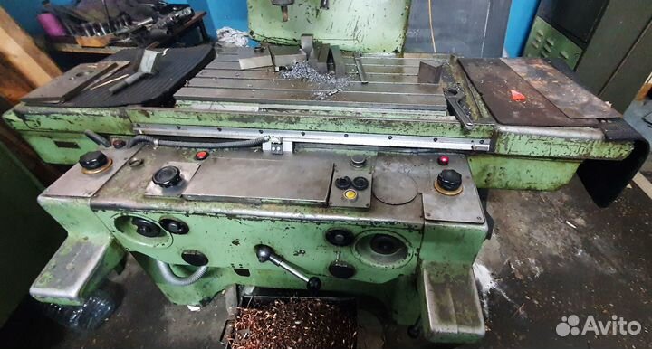 Координатно-расточной станок 2В440А