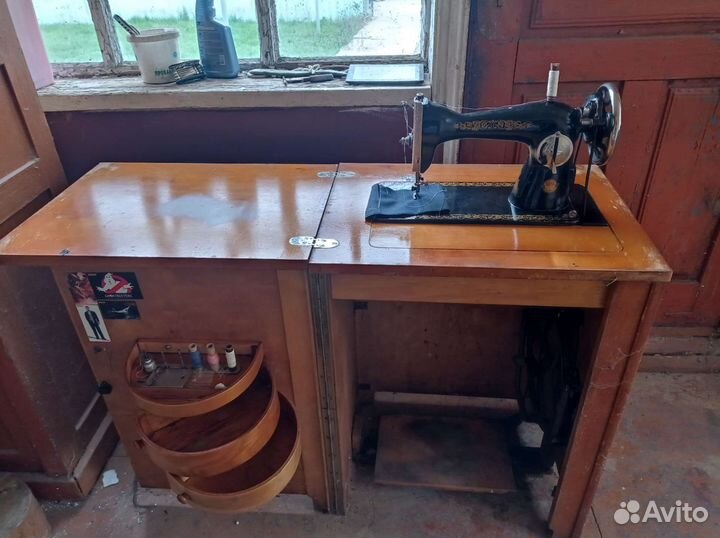 Швейная машина