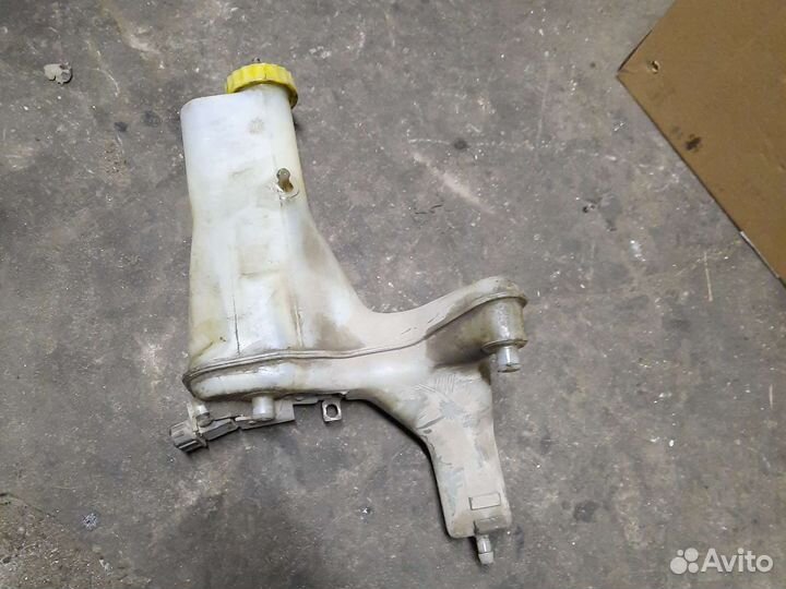 Расширительный бачек saab 9000