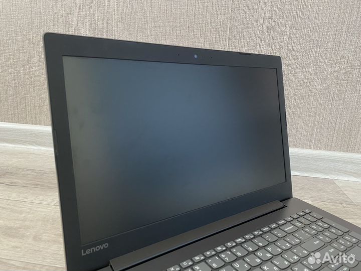 Lenovo Full HD i3-7020U MX110 2Gb