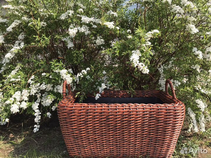 Дровница, кашпо