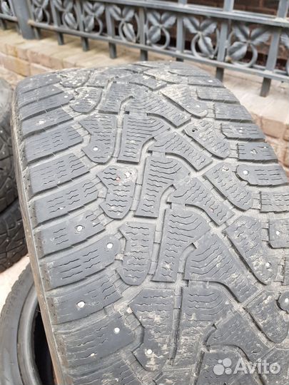 Pirelli Ice Zero 245/40 R20 и 275/35 R20 102T