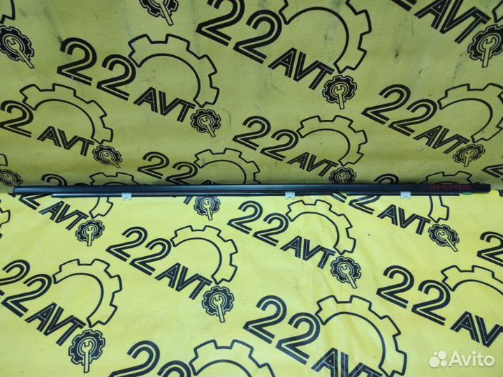 Молдинг стекла (на дверь) задний левый Nissan