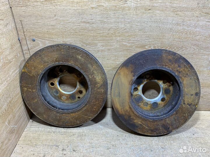 Комплект передних тормозных дисков Mercedes 211 95