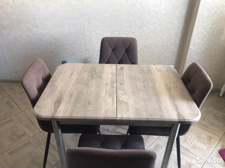 Кухонный стол