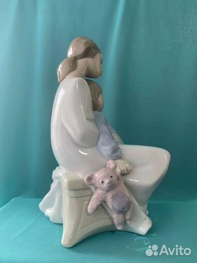 Фарфоровая статуэтка NAO Lladro