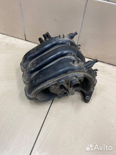 Коллектор впускной Skoda Fabia