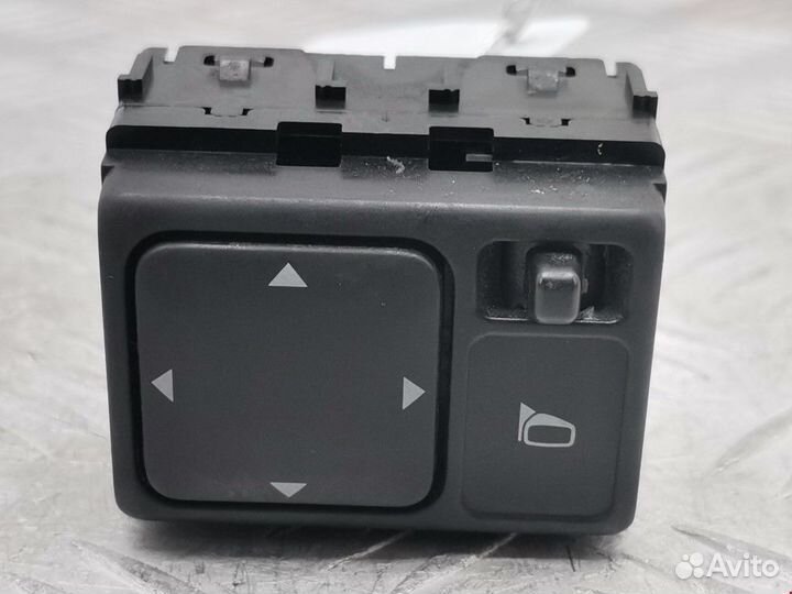 Кнопка (выключатель) Nissan Navara D22 рест. 2005