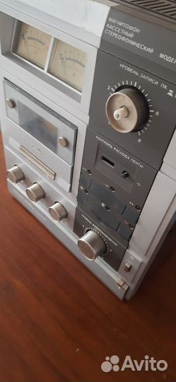 Кассетный магнитофон комета