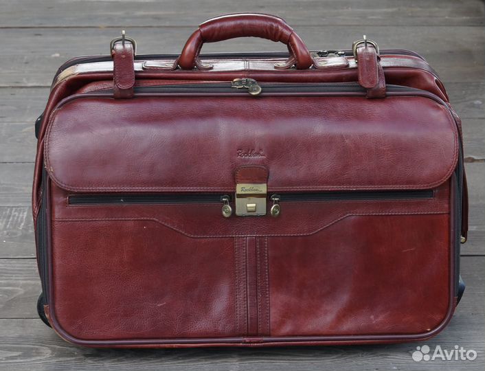 Сумка саквояж на колесиках и другие