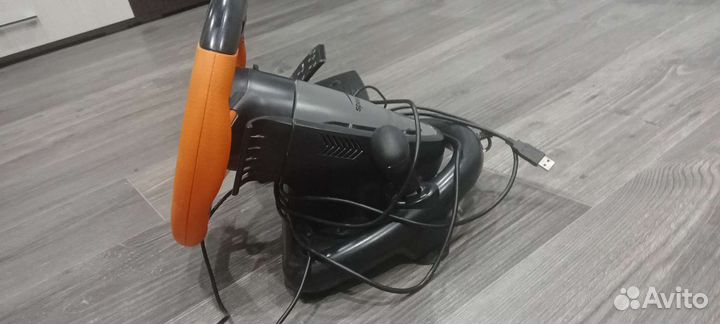 Игровой руль с педалями для пк