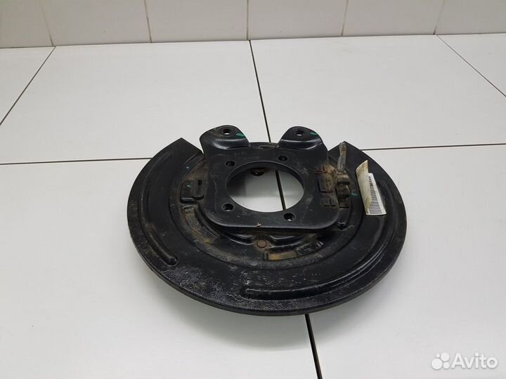 Кожух тормозного диска заднего левого + колодки ру