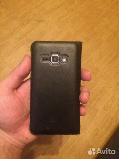 Смартфон samsung galaxy j1