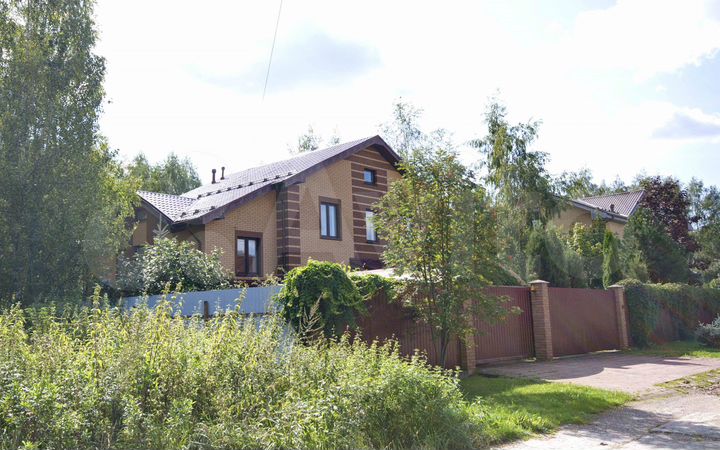 Дом 215 м² на участке 15 сот.