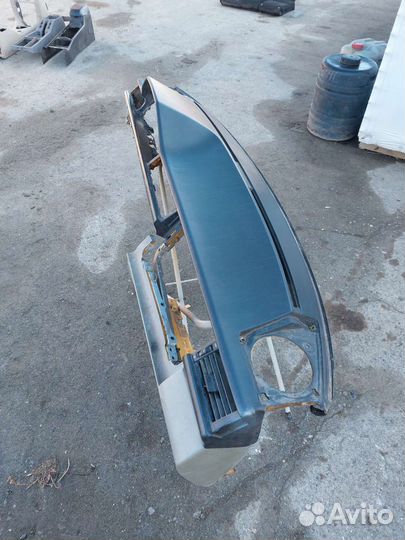 Панель приборов торпедо Mercedes W124