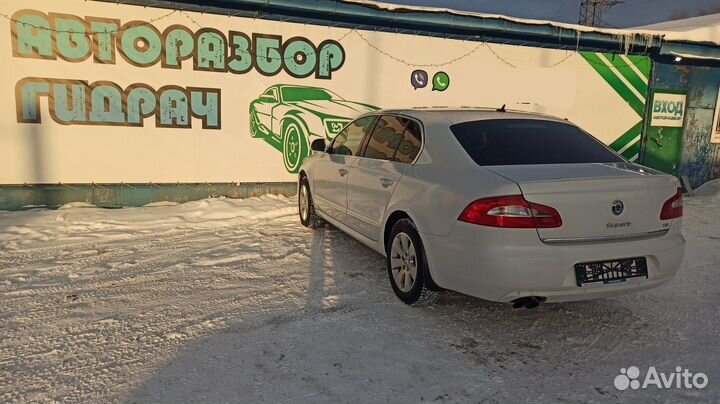 Шланг омывателя Skoda Superb 2 1J0955964F Отличное состояни