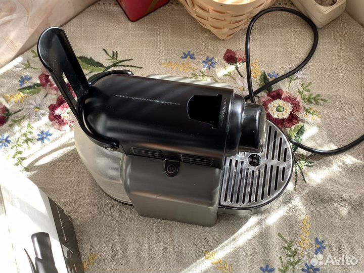 Капсульная кофемашина DeLonghi Nespresso