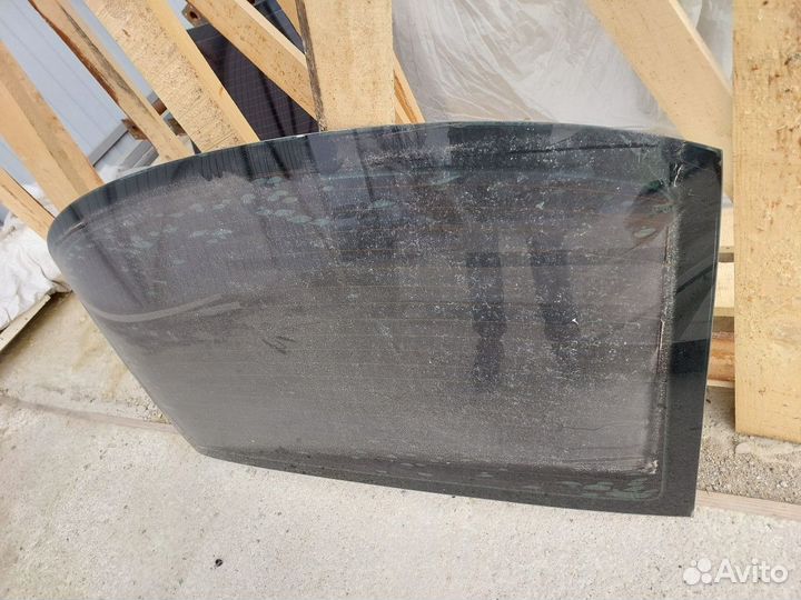 Стекло заднее Volkswagen Polo