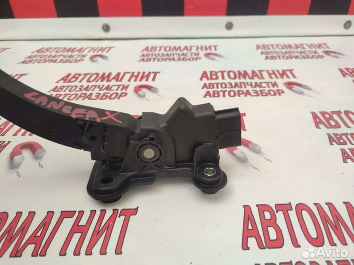 Педаль газа Митсубиси Лансер 10