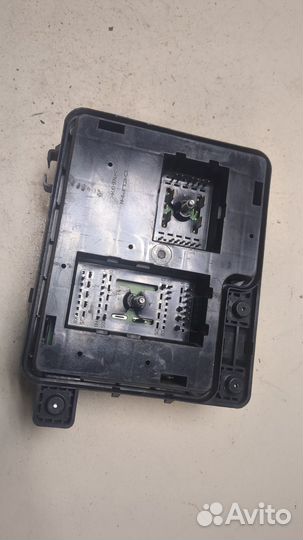 Блок предохранителей Cadillac Escalade 3