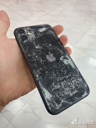 iPhone 11, 64 ГБ