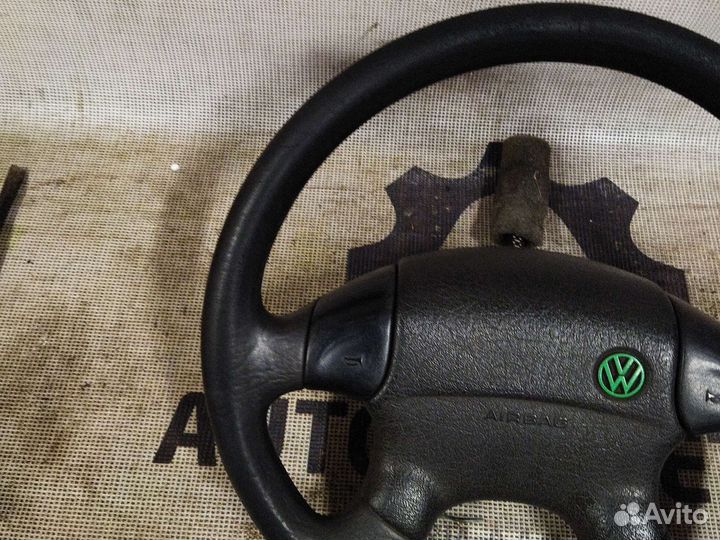 Руль volkswagen Golf 3