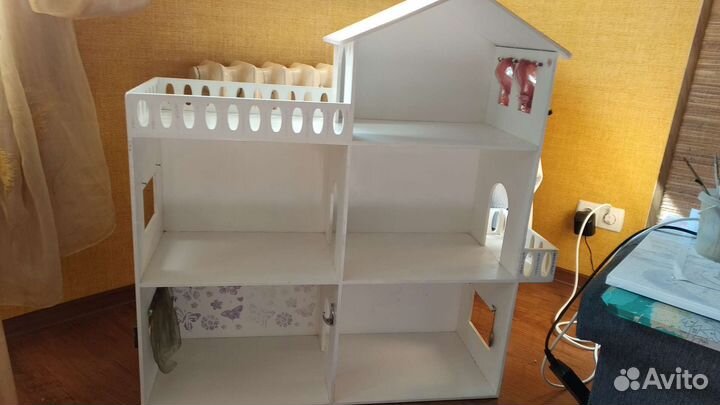 Большой кукольный домик