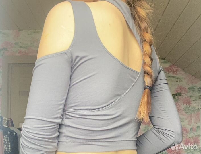 Лонгслив с разрезами укороченный 42-44